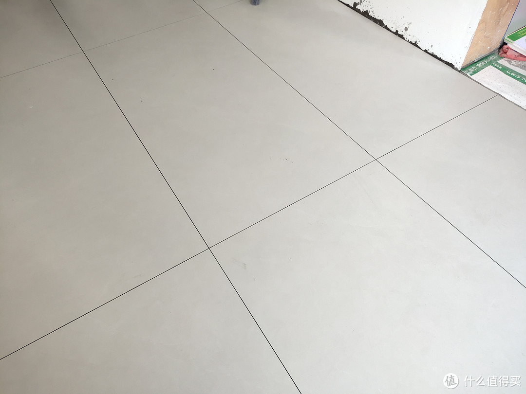 瓷砖切割费一般多少钱(瓷砖切割费用将近2000)