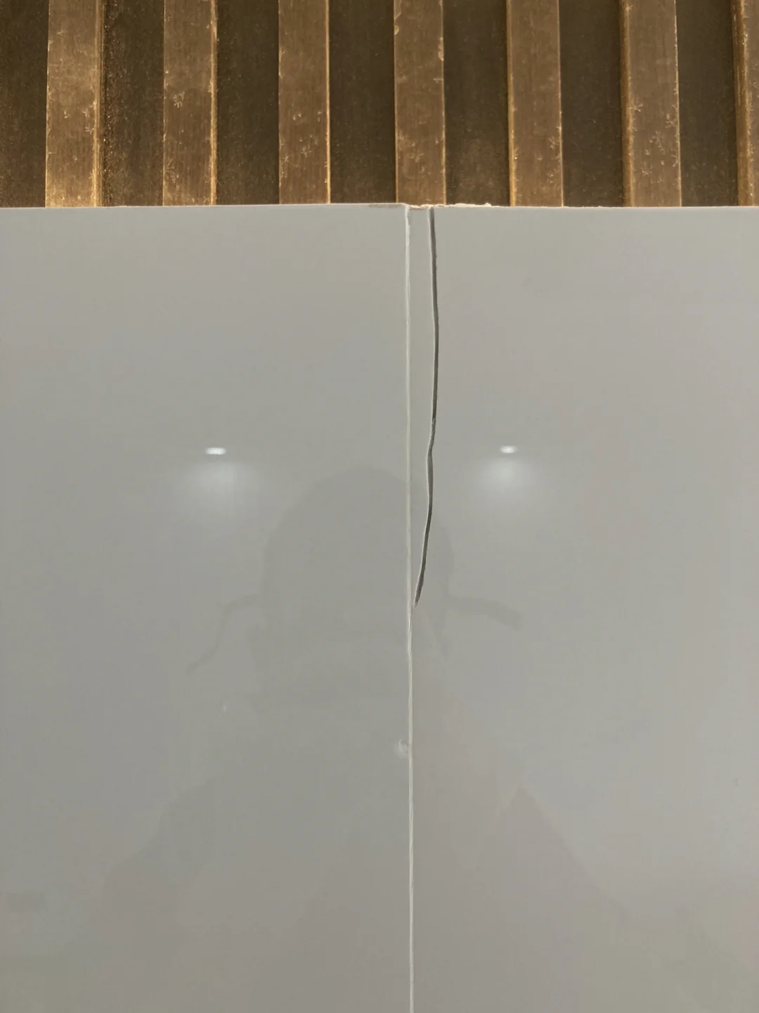 墙面砖打孔打出裂纹如何修补视频(墙面砖打孔打出裂纹如何修补视频讲解) 墙面砖打孔打出裂纹如何修补视频(墙面砖打孔打出裂纹如何修补视频讲解)